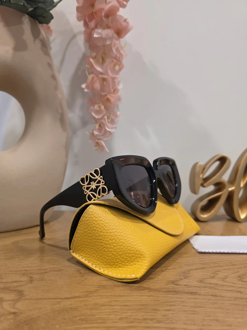 Women’s Black Oversized Sunglasses with Yellow Case